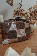 Charger l'image dans la galerie, Pochette à livre noeud "Patchwork Cosy"