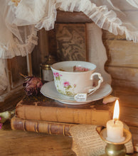 Charger l'image dans la galerie, Bougie "Daphné" - Rose et Lait d'Amande