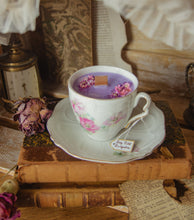 Charger l'image dans la galerie, Bougie "Lady Violet" - Lilas et Miel