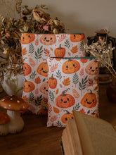 Charger l'image dans la galerie, Pochette à livre "Happy Pumpkin"