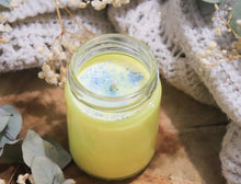 Charger l'image dans la galerie, Bougie " Eclipse De Lune " - Notes de Cannelle, Pomme, Orange & Vanille