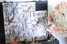 Charger l'image dans la galerie, Pochette à livre "Forêt Enchantée"
