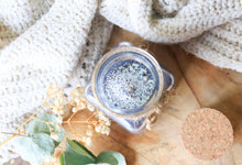 Charger l'image dans la galerie, (AVEC DÉFAUT) • Bougie " Grisha" - Mûres Sauvages, Bois de Santal & Vanille