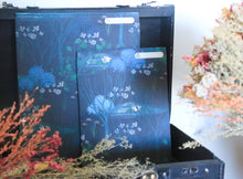 Charger l&#39;image dans la galerie, Pochette à livre &quot;Forêt Mystérieuse&quot;
